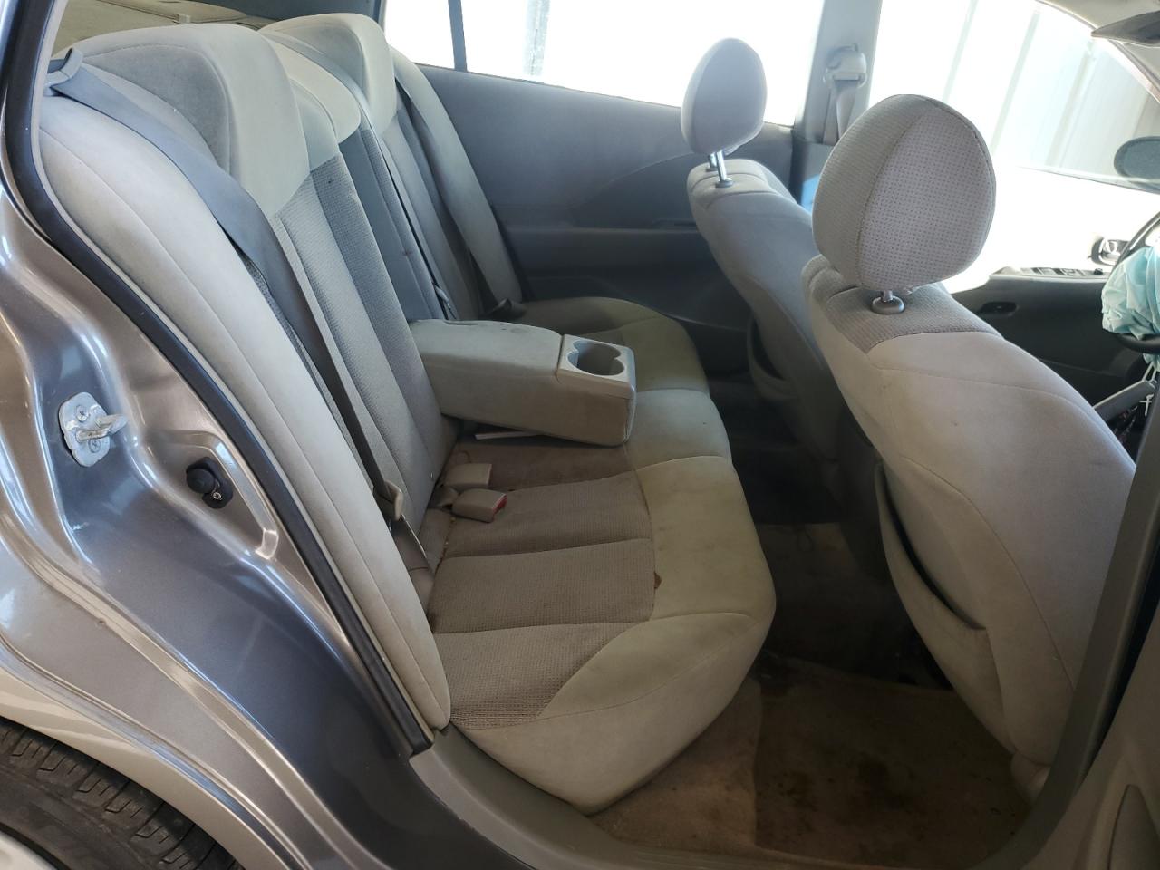 2004 Nissan Altima - Image 10