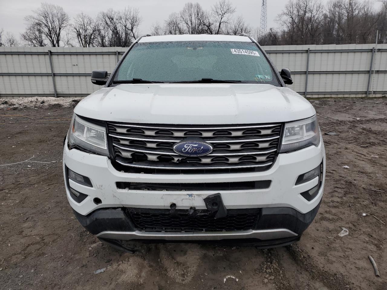 2016 Ford Explorer - Image 5