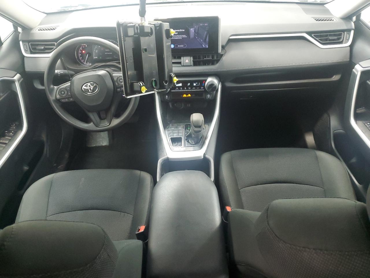 2024 Toyota RAV 4 - Image 8