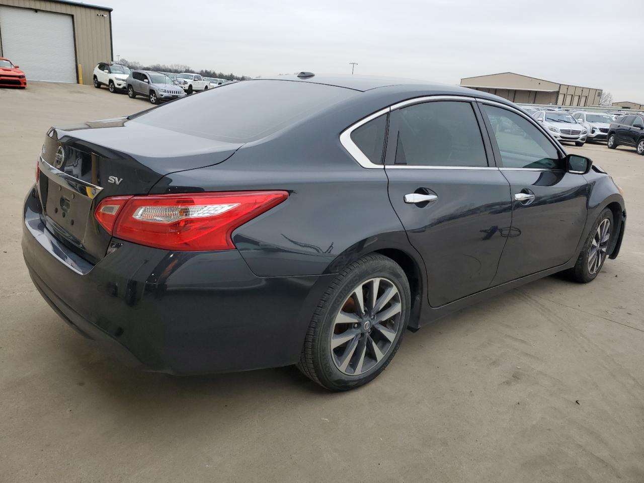 2017 Nissan Altima - Image 3