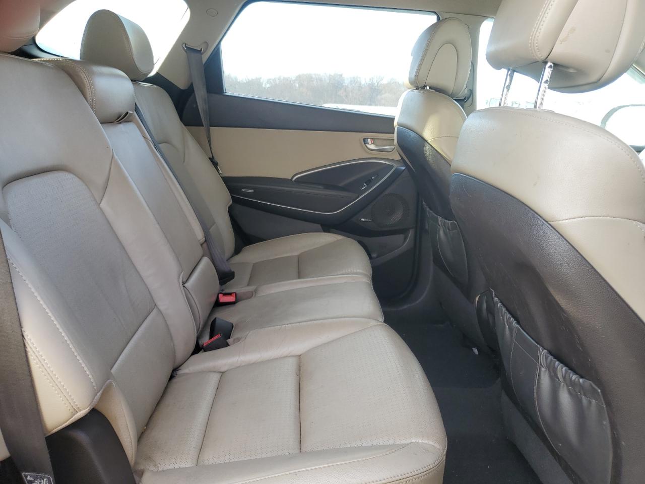 2013 Hyundai Santa Fe - Image 11