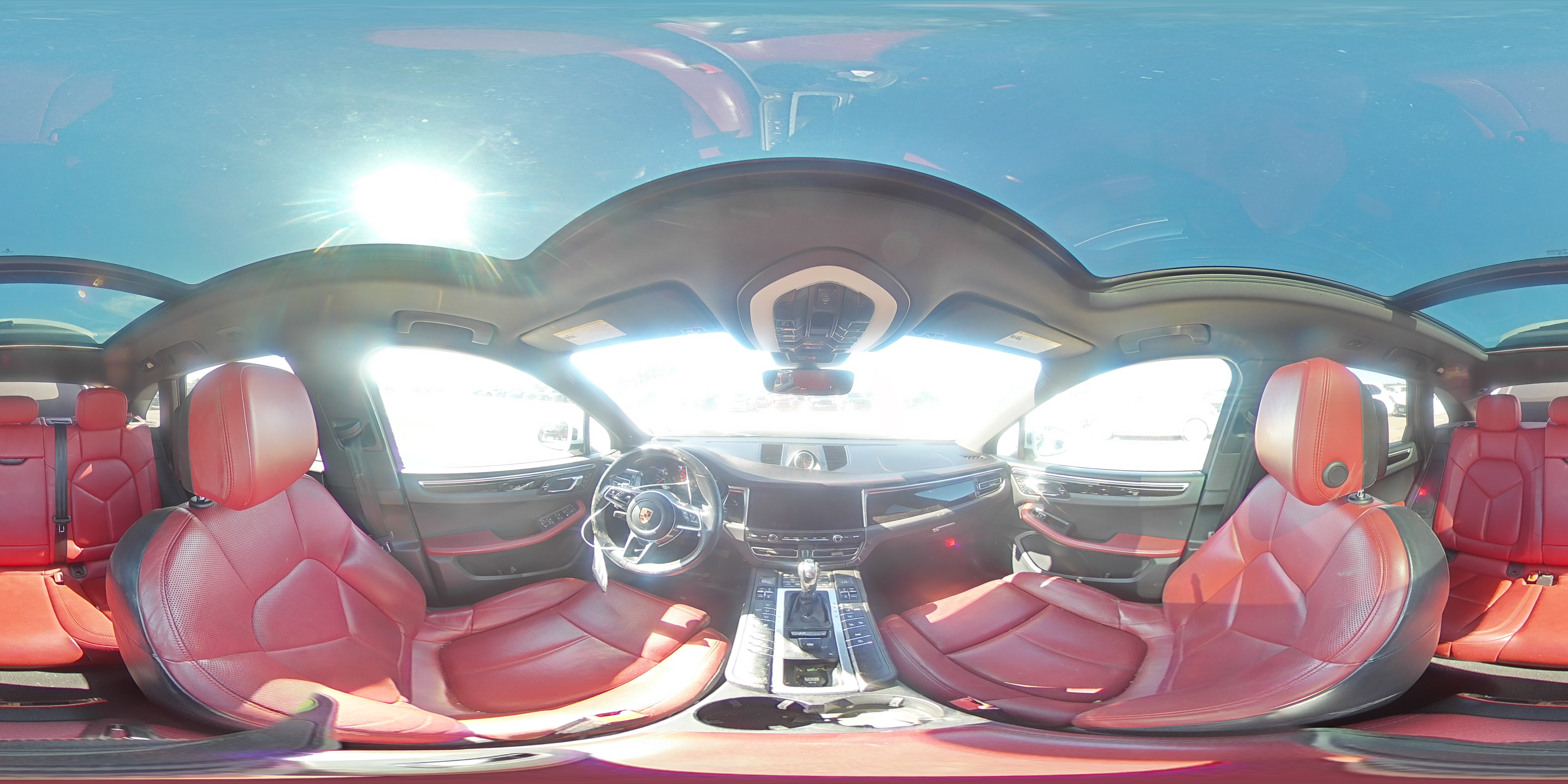 2020 Porsche Macan - Image 13