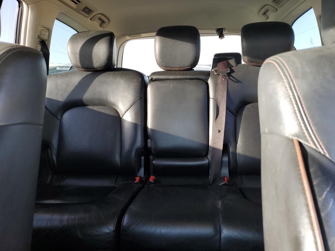 2018 Nissan Armada - Image 10