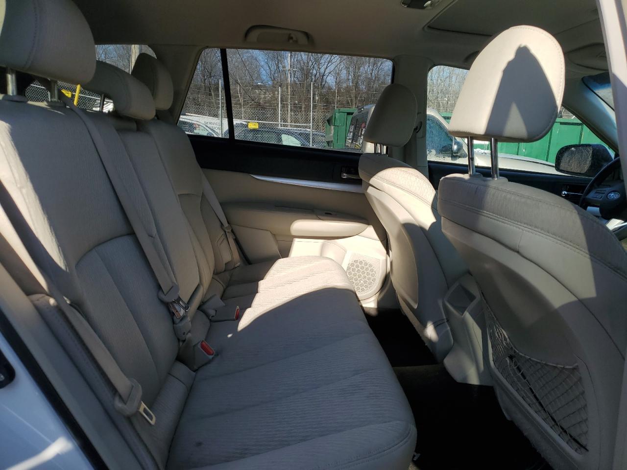 2011 Subaru Outback - Image 11