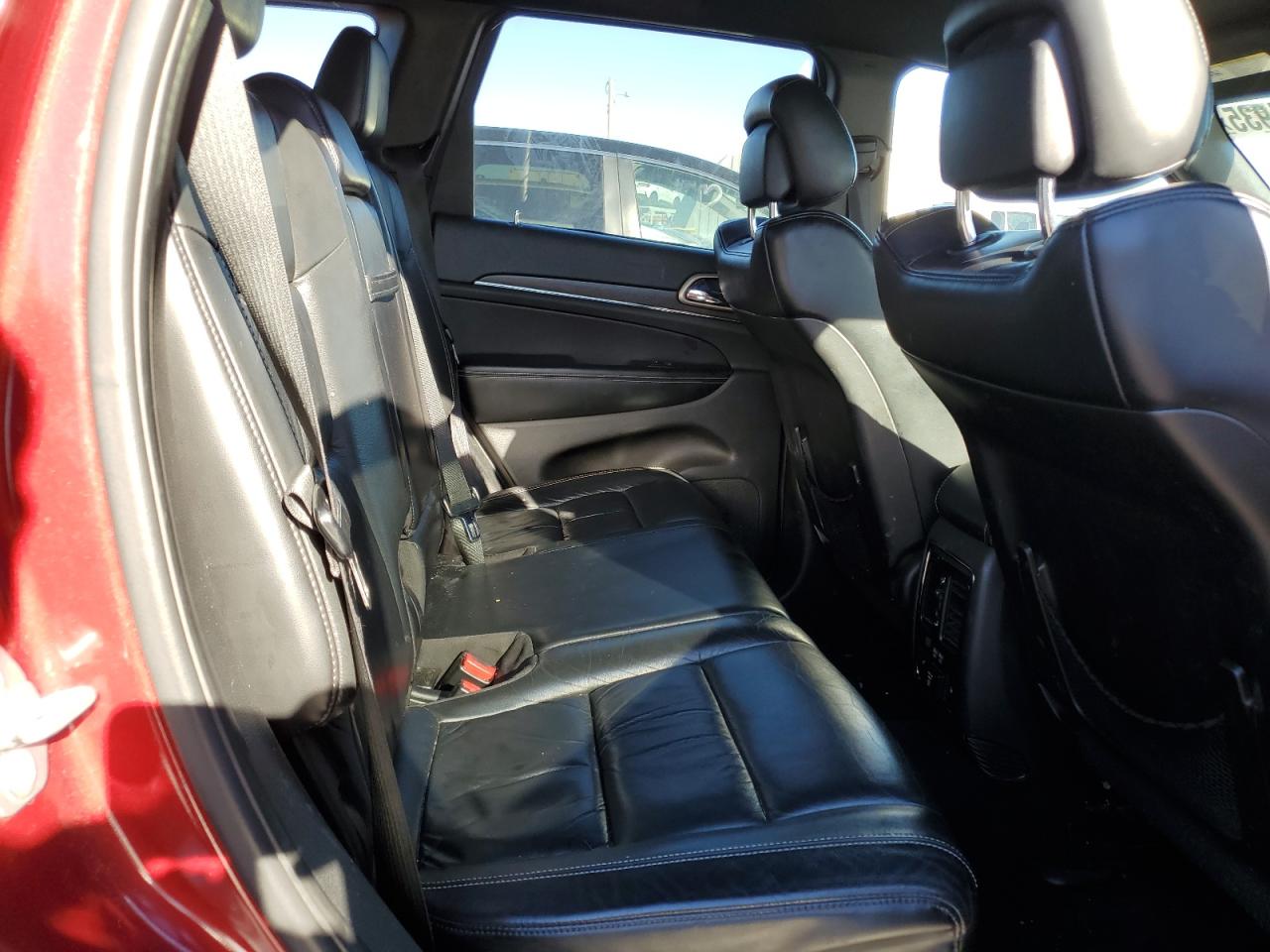 2015 Jeep Grand Cherokee - Image 11