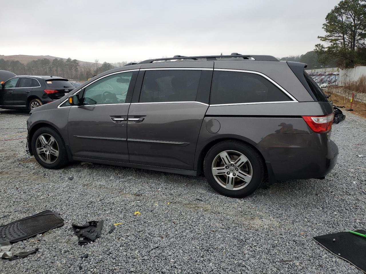 2013 Honda Odyssey - Image 2