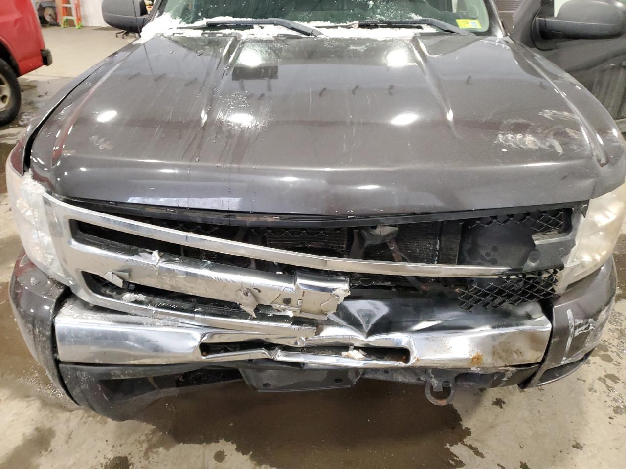 2011 Chevrolet Silverado - Image 11