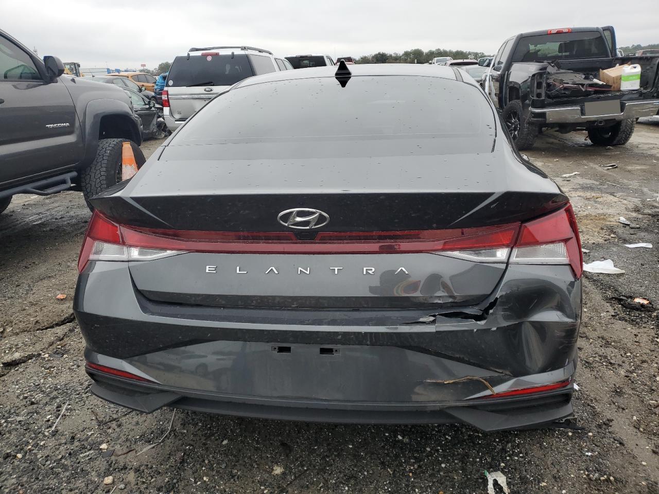 2023 Hyundai Elantra - Image 6