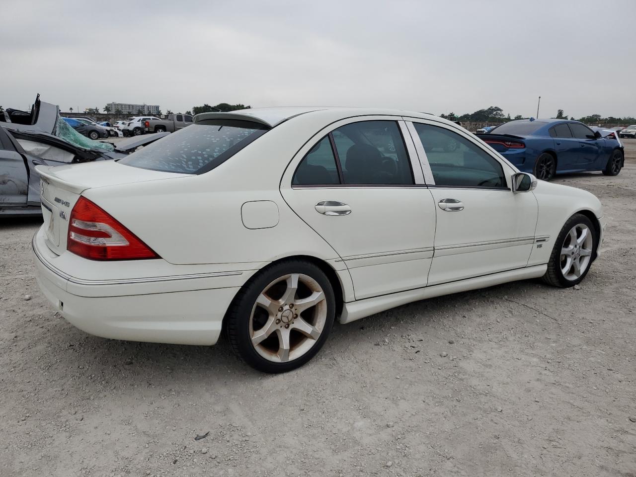 2007 Mercedes-Benz C 230 white null gas WDBRF52H07A948875 photo #4
