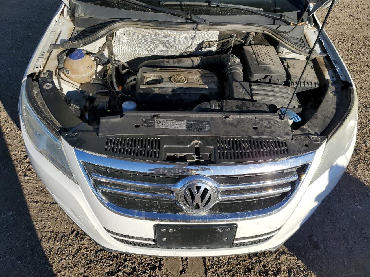 2010 Volkswagen Tiguan - Image 12