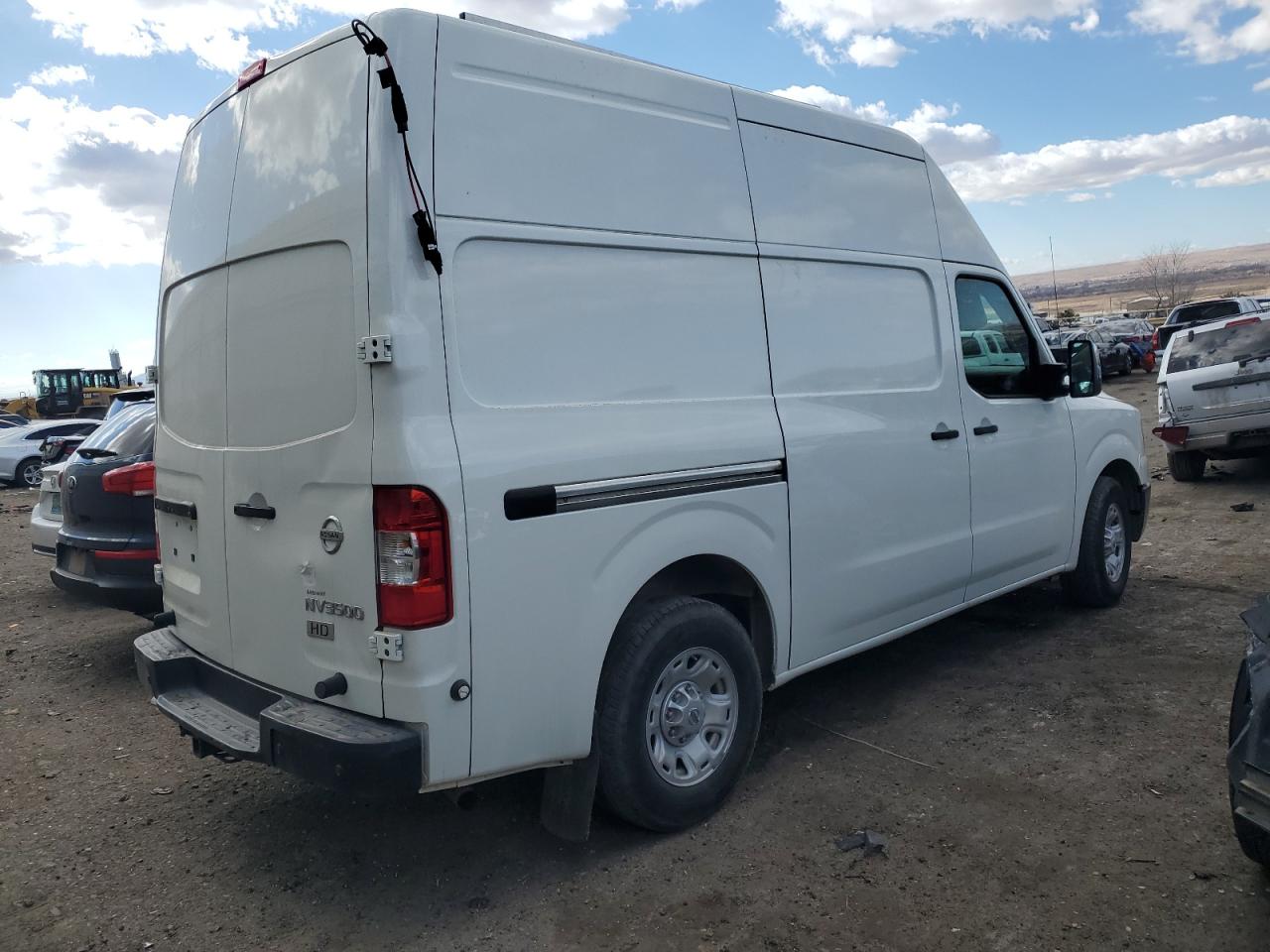 2014 Nissan NV - Image 3