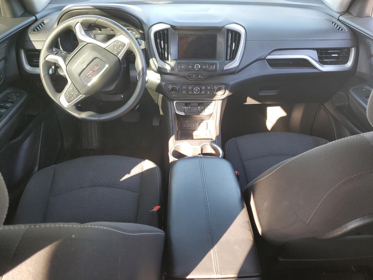 2022 GMC Terrain - Image 8