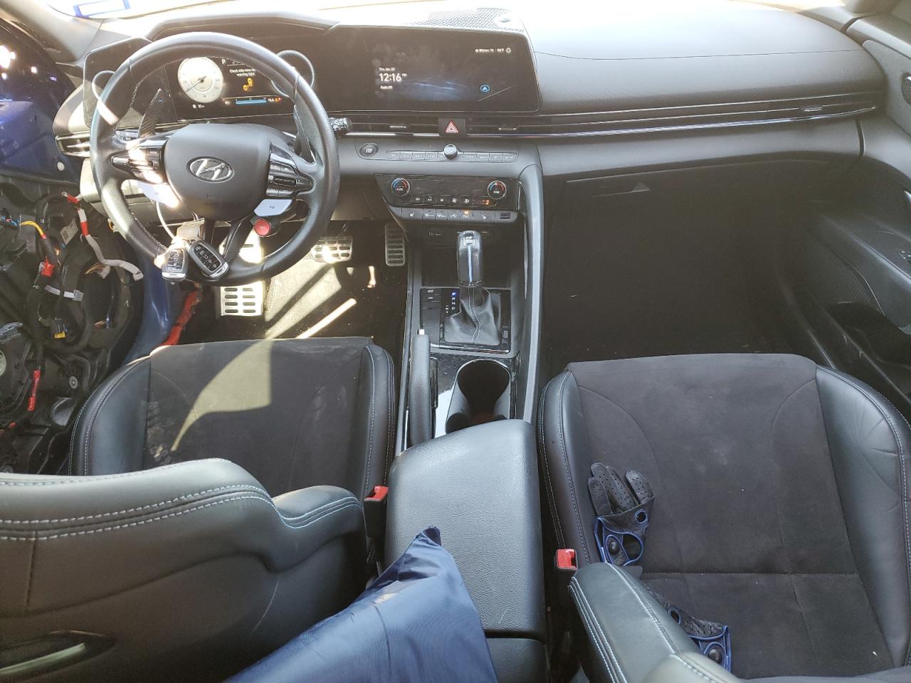 2022 Hyundai Elantra - Image 8