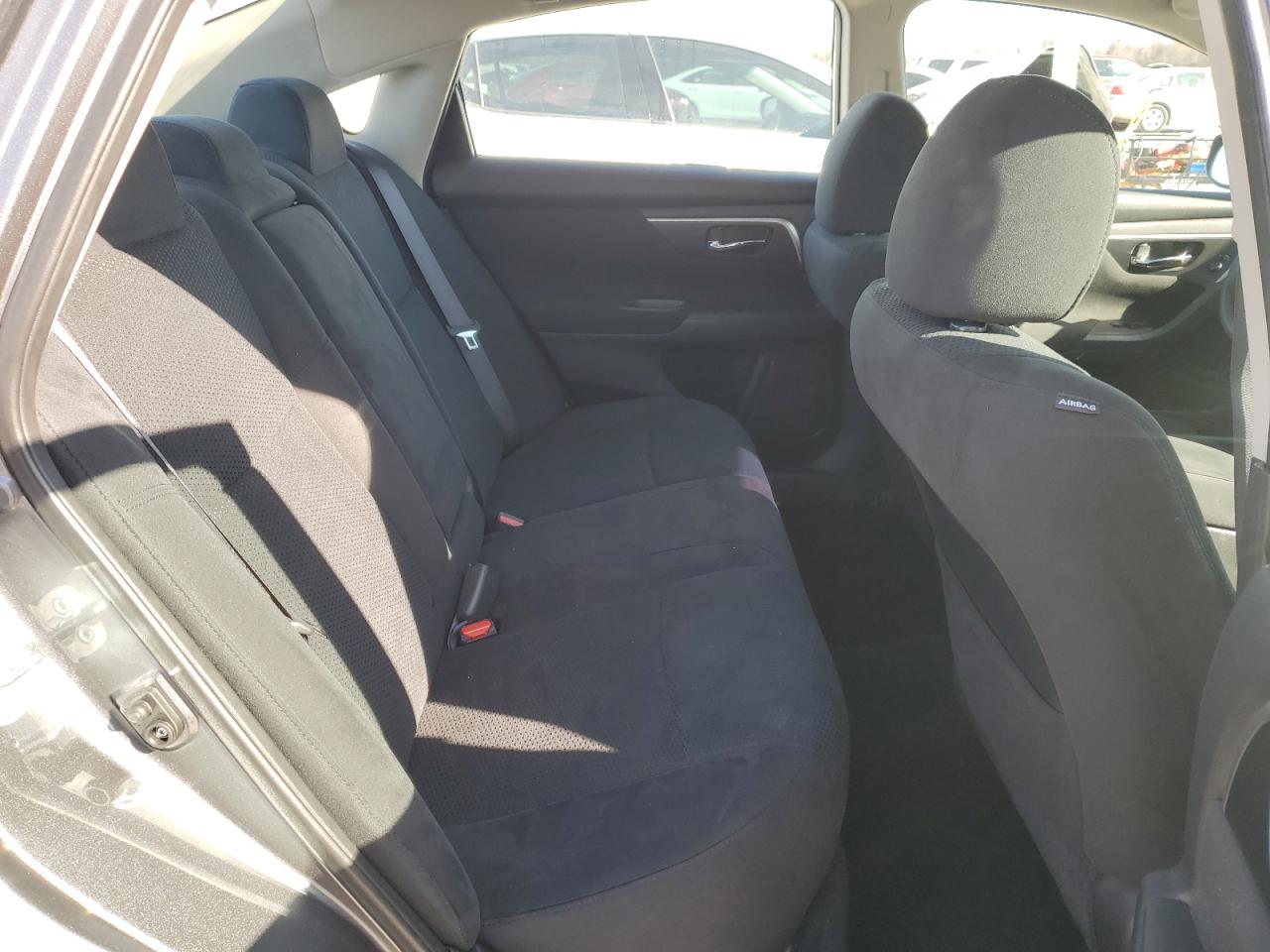 2015 Nissan Altima - Image 10