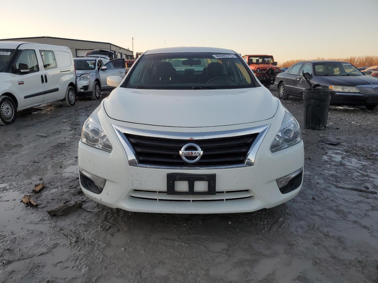 2015 Nissan Altima - Image 5