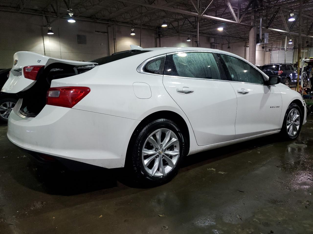 2023 Chevrolet Malibu - Image 3