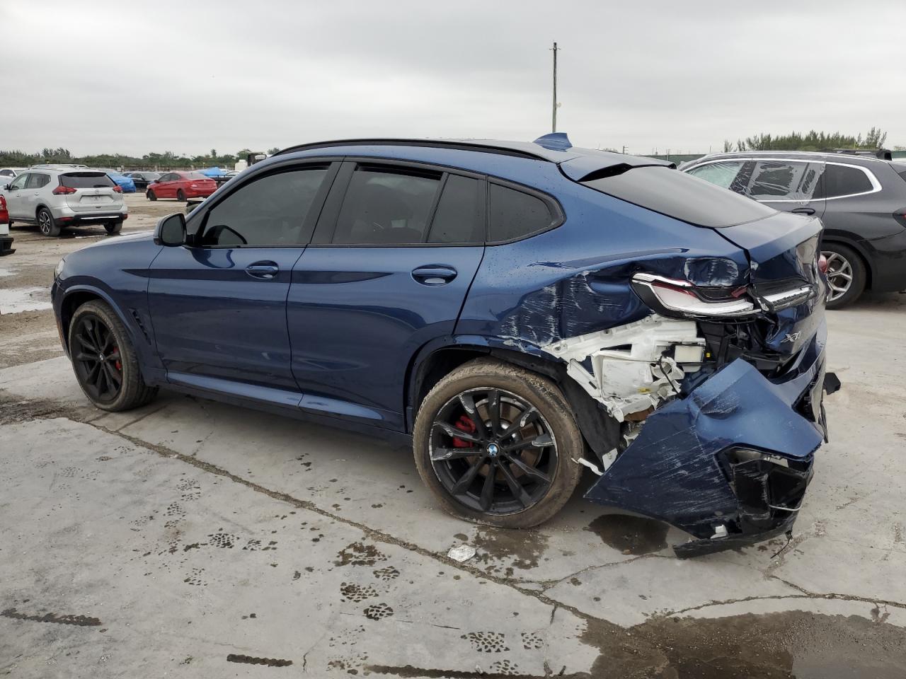 2024 BMW X4 - Image 2