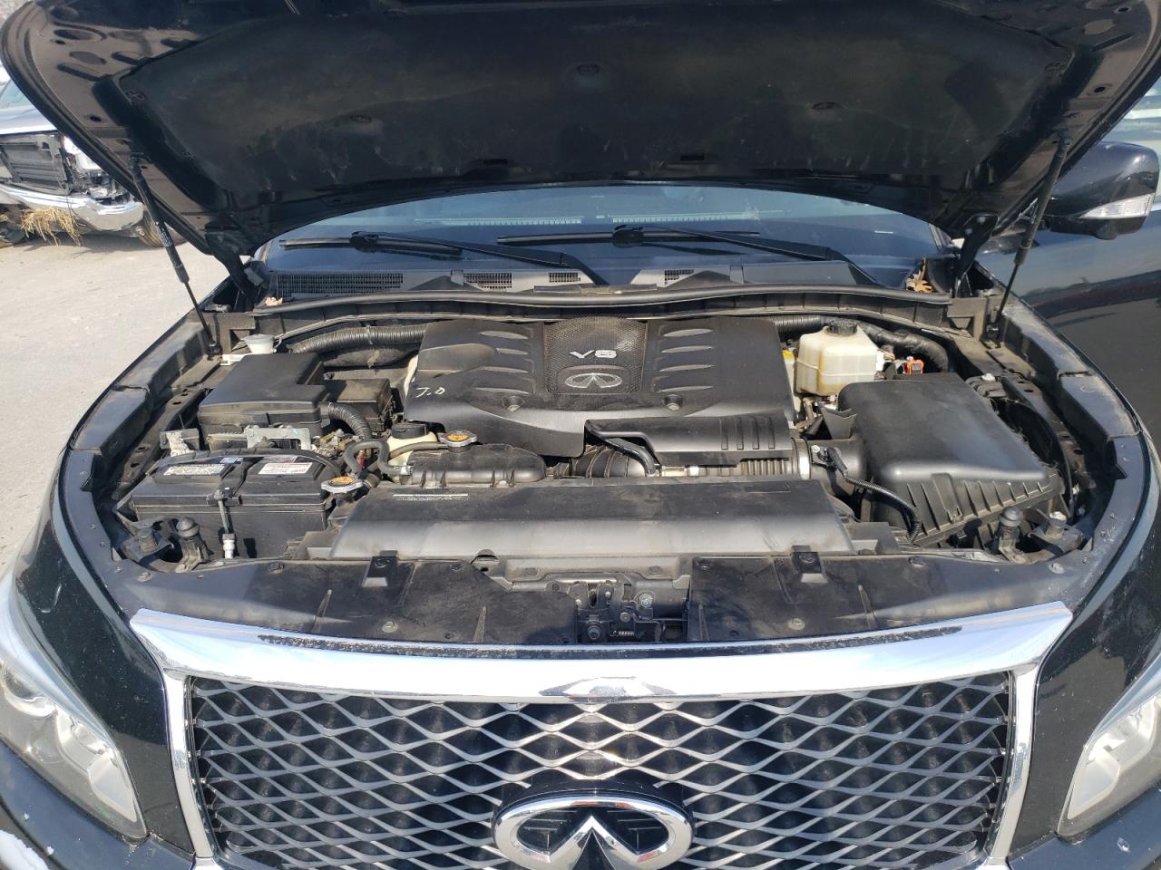 2016 Infiniti QX80 - Image 12