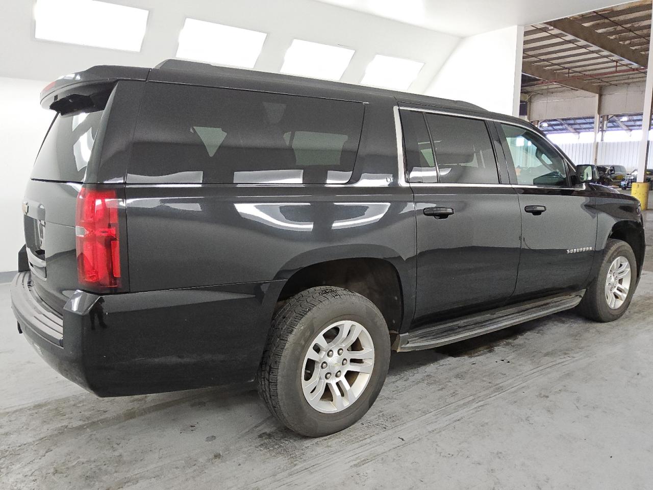 2020 Chevrolet Suburban - Image 3