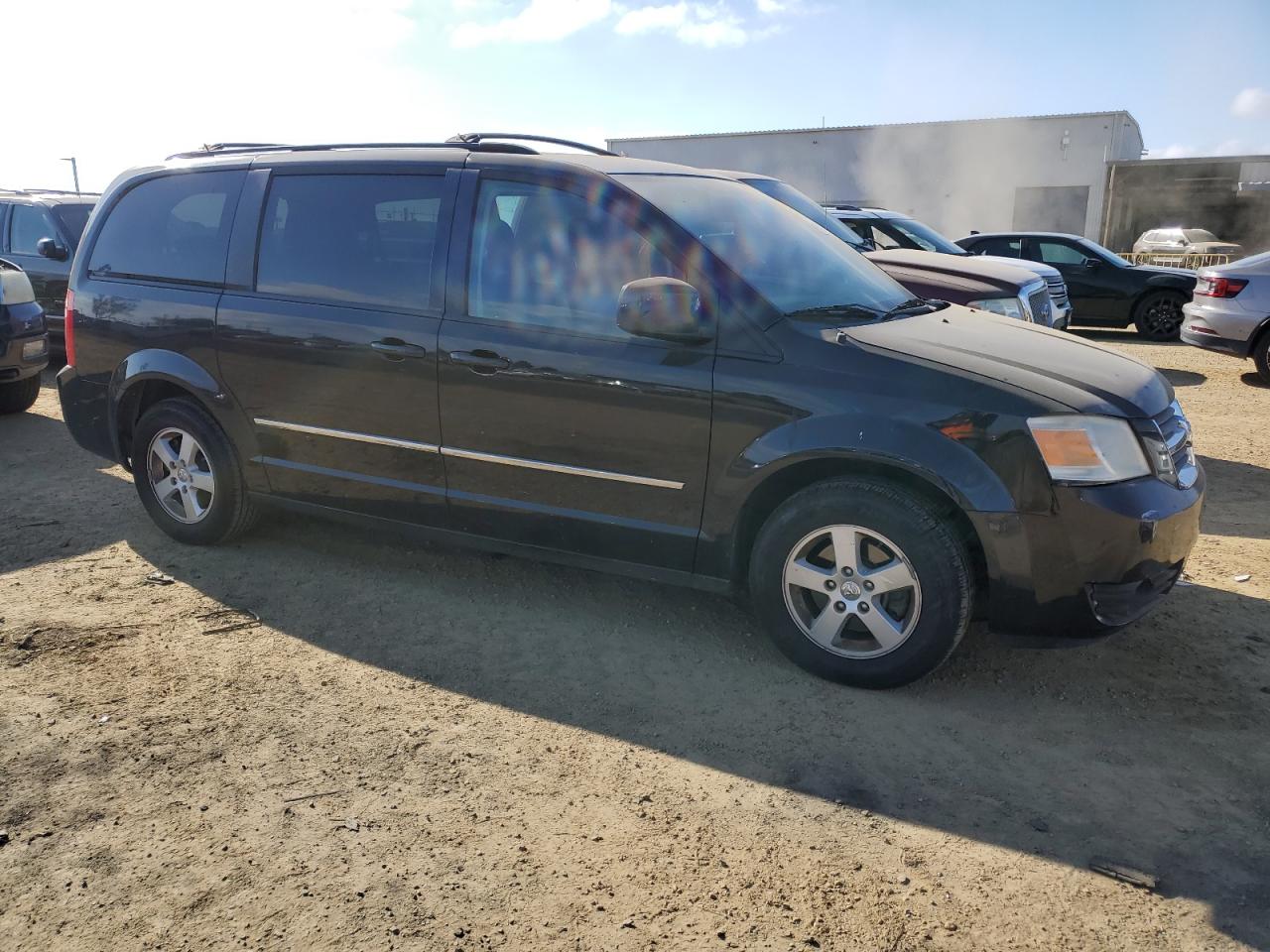 2010 Dodge Caravan - Image 4