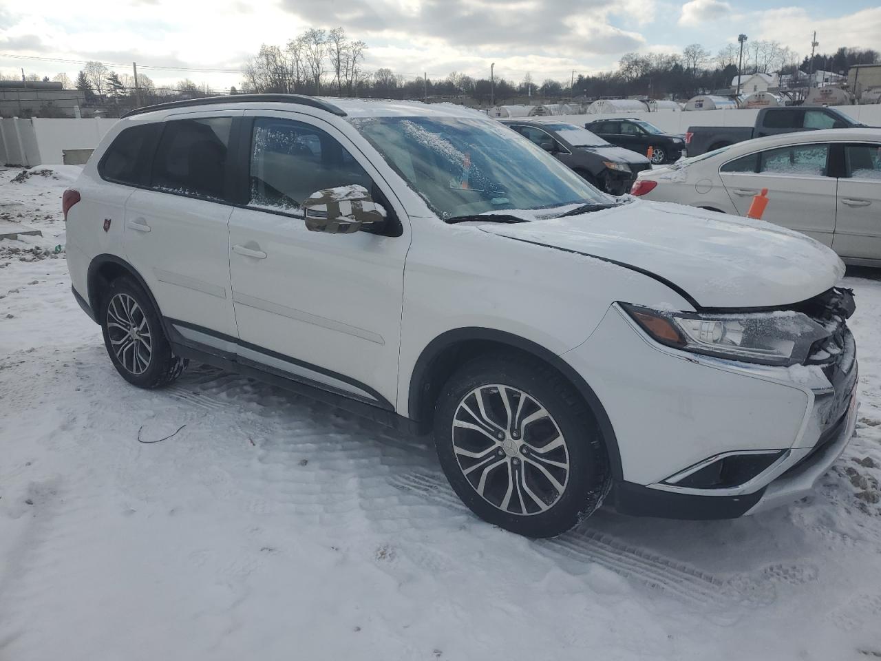 2016 Mitsubishi Outlander - Image 4