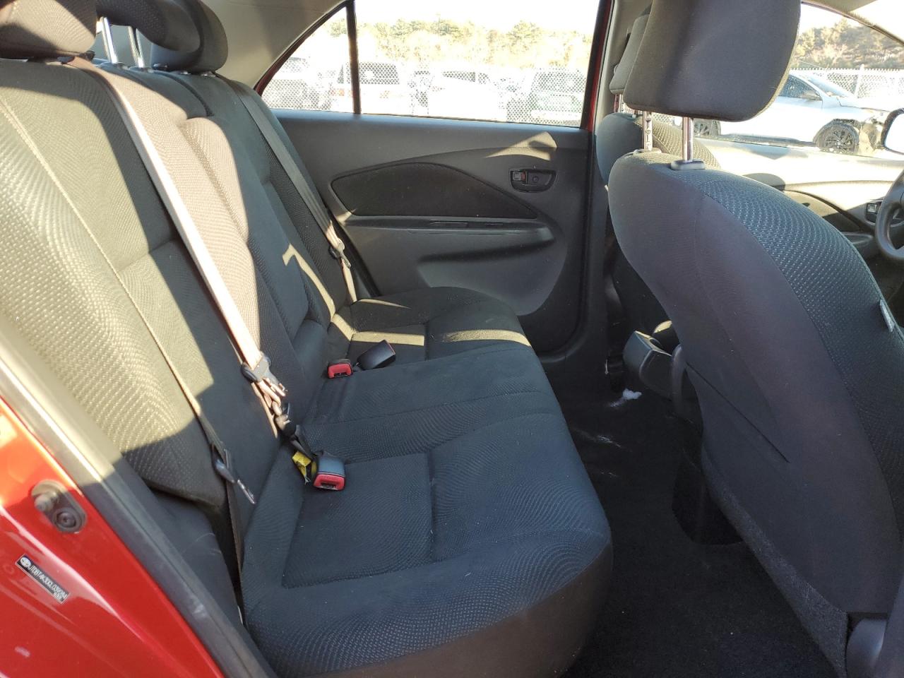 2012 Toyota Yaris - Image 10