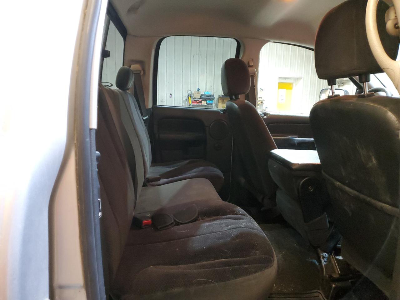 2005 Dodge RAM - Image 10