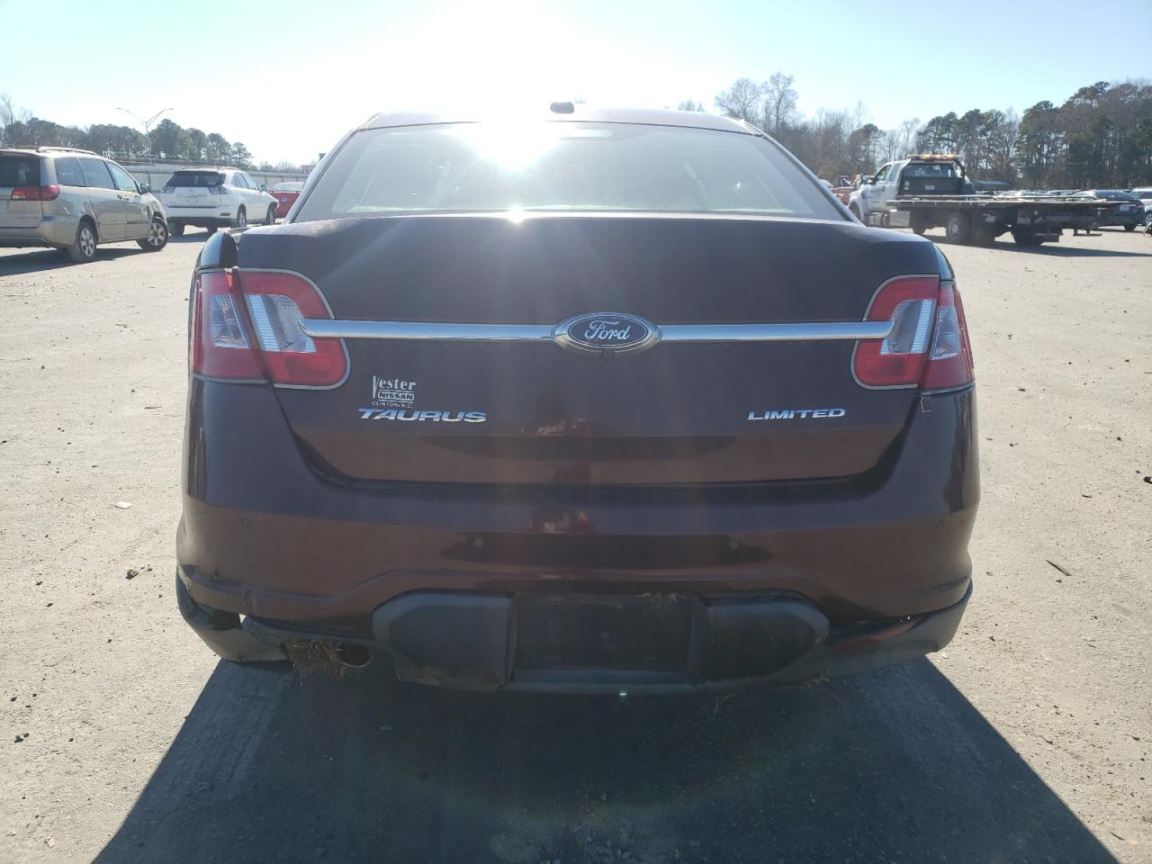 2010 Ford Taurus - Image 6