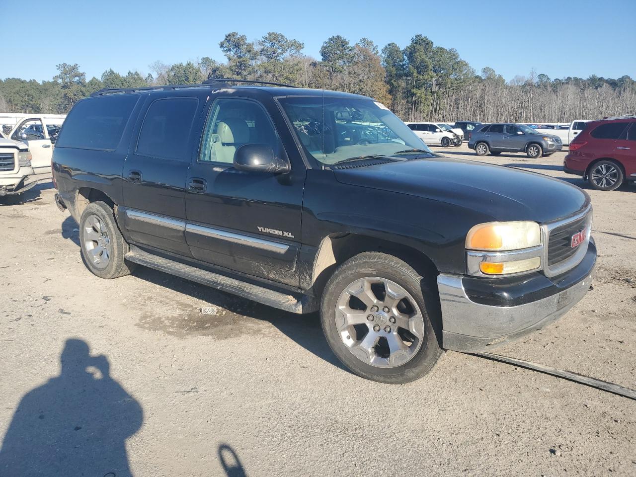 2002 GMC Yukon - Image 4