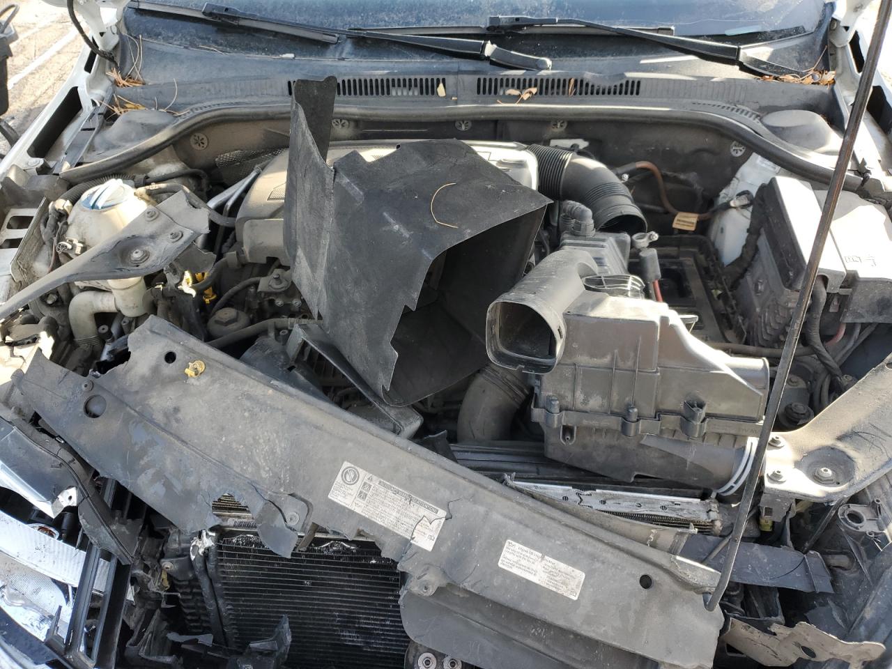 2014 Volkswagen Jetta - Image 13