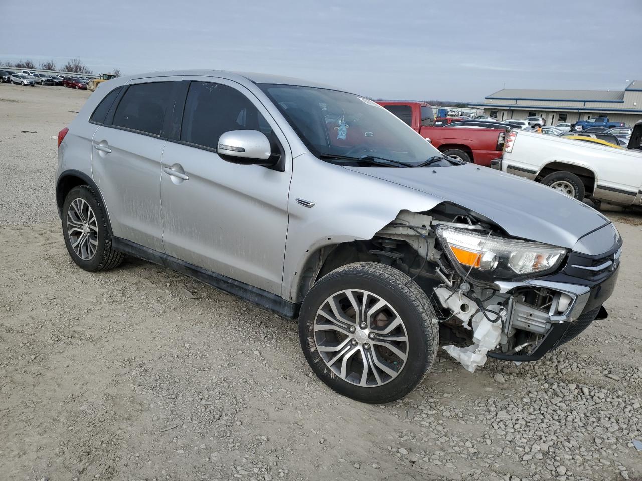 2019 Mitsubishi Outlander - Image 4