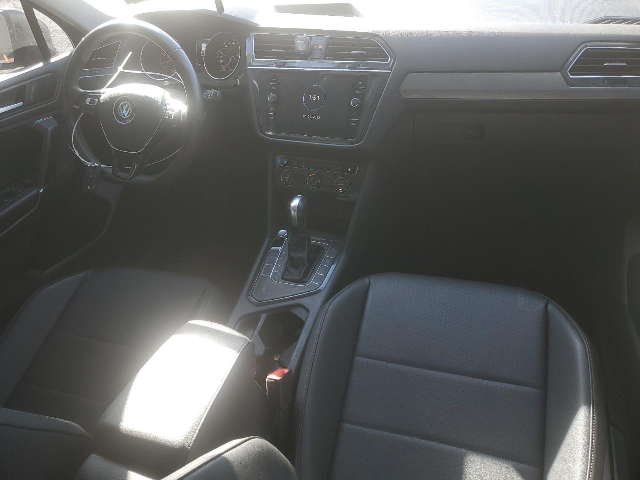 2020 Volkswagen Tiguan - Image 8