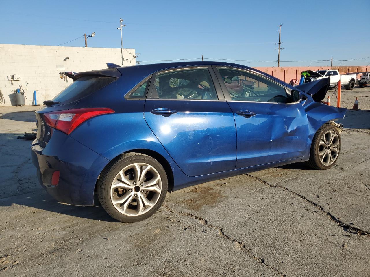 2013 Hyundai Elantra - Image 3