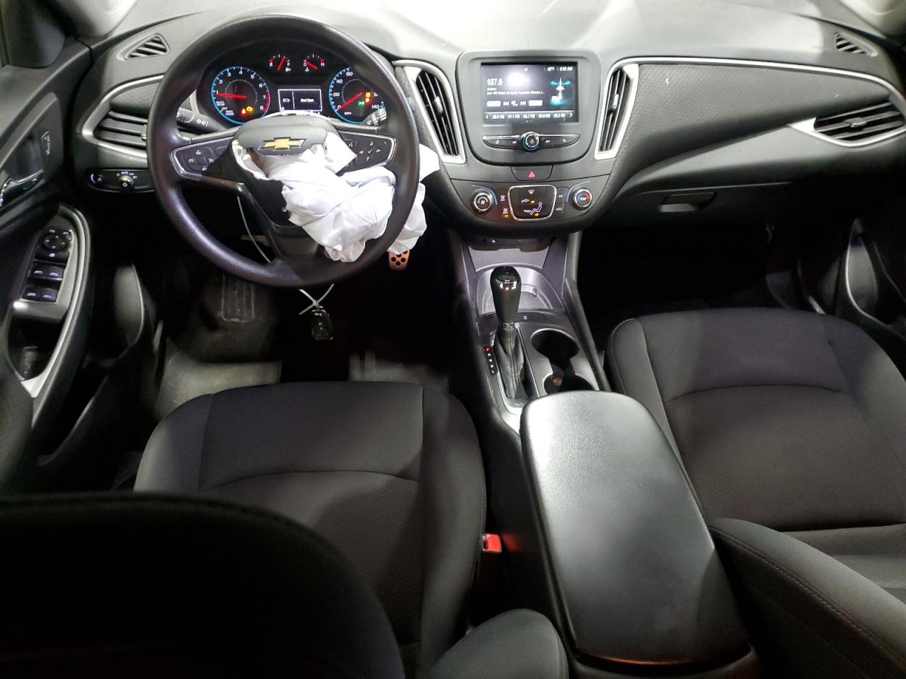 2016 Chevrolet Malibu - Image 8