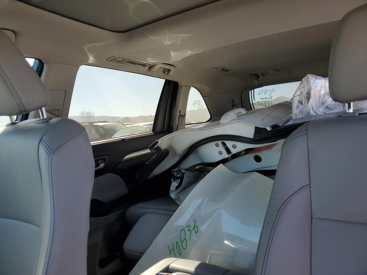 2018 Toyota Highlander - Image 10