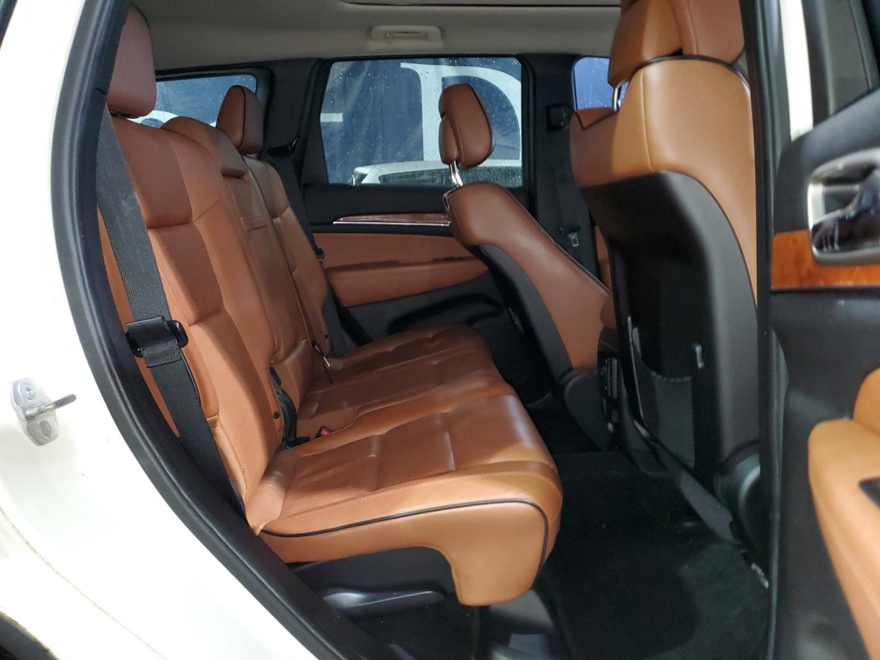 2012 Jeep Grand Cherokee - Image 12