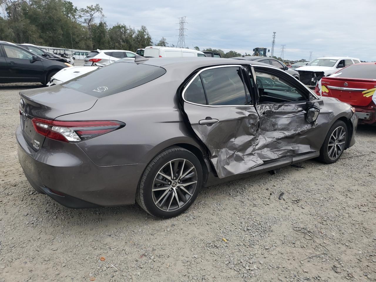 2021 Toyota Camry - Image 3