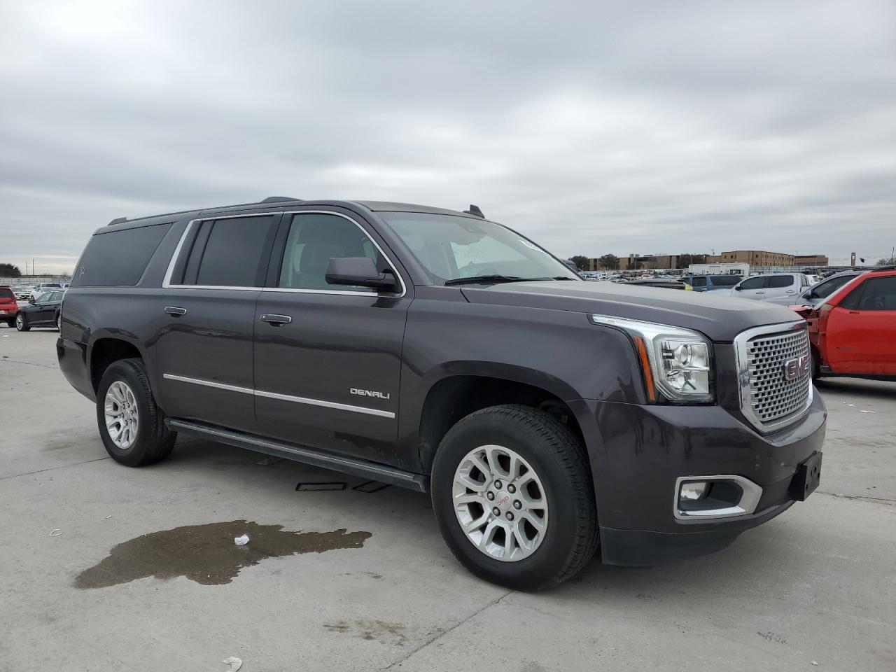 2016 GMC Yukon - Image 4