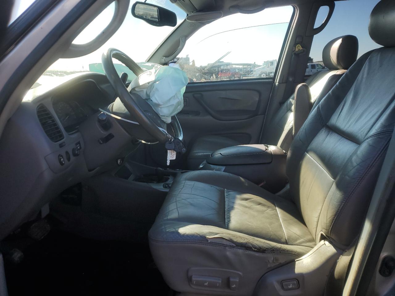 2004 Toyota Sequoia - Image 7