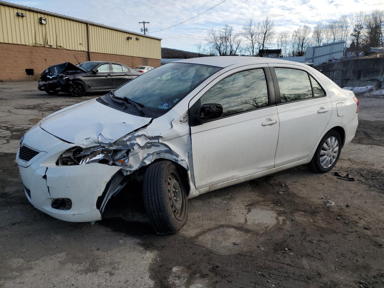 2010 Toyota Yaris - Image 1