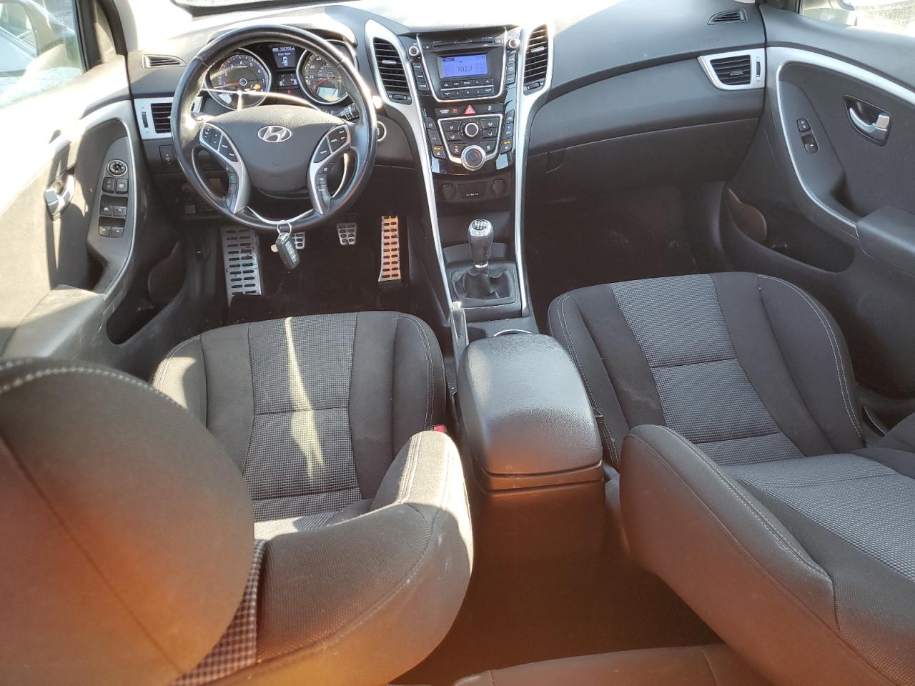 2013 Hyundai Elantra - Image 8