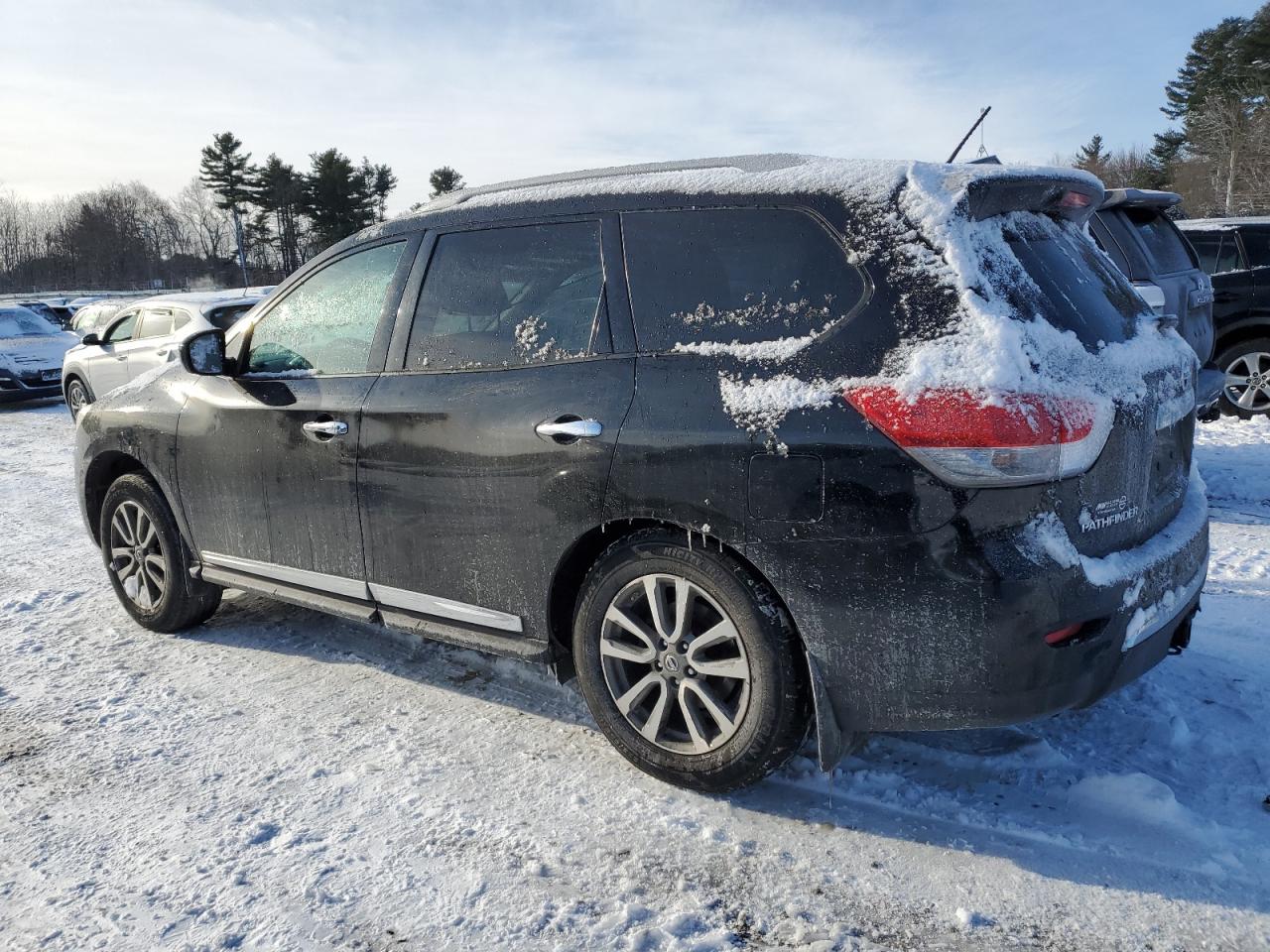 2013 Nissan Pathfinder - Image 2