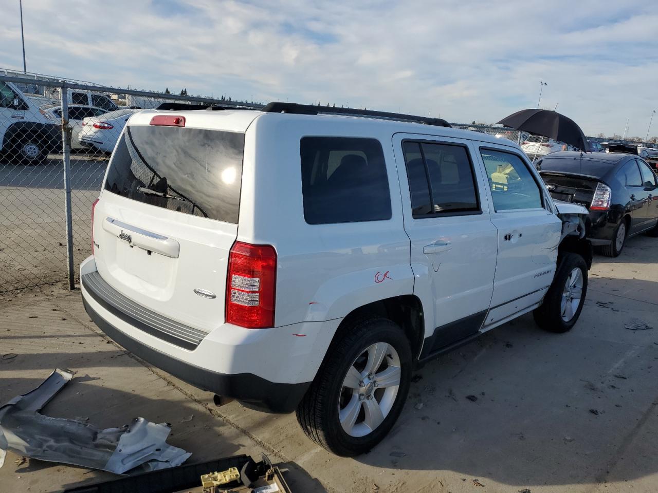 VIN 1C4NJRFB1GD755273 2016 JEEP PATRIOT no.3