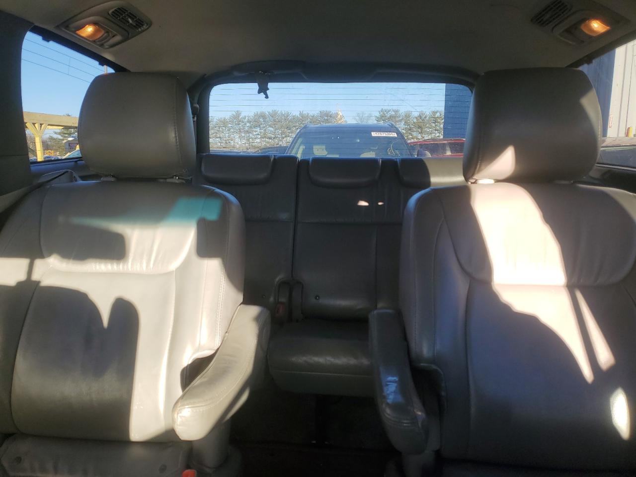 2009 Toyota Sienna - Image 10