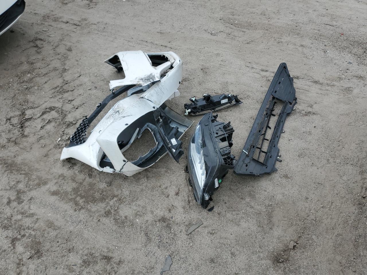 2020 Lincoln MKZ - Image 12