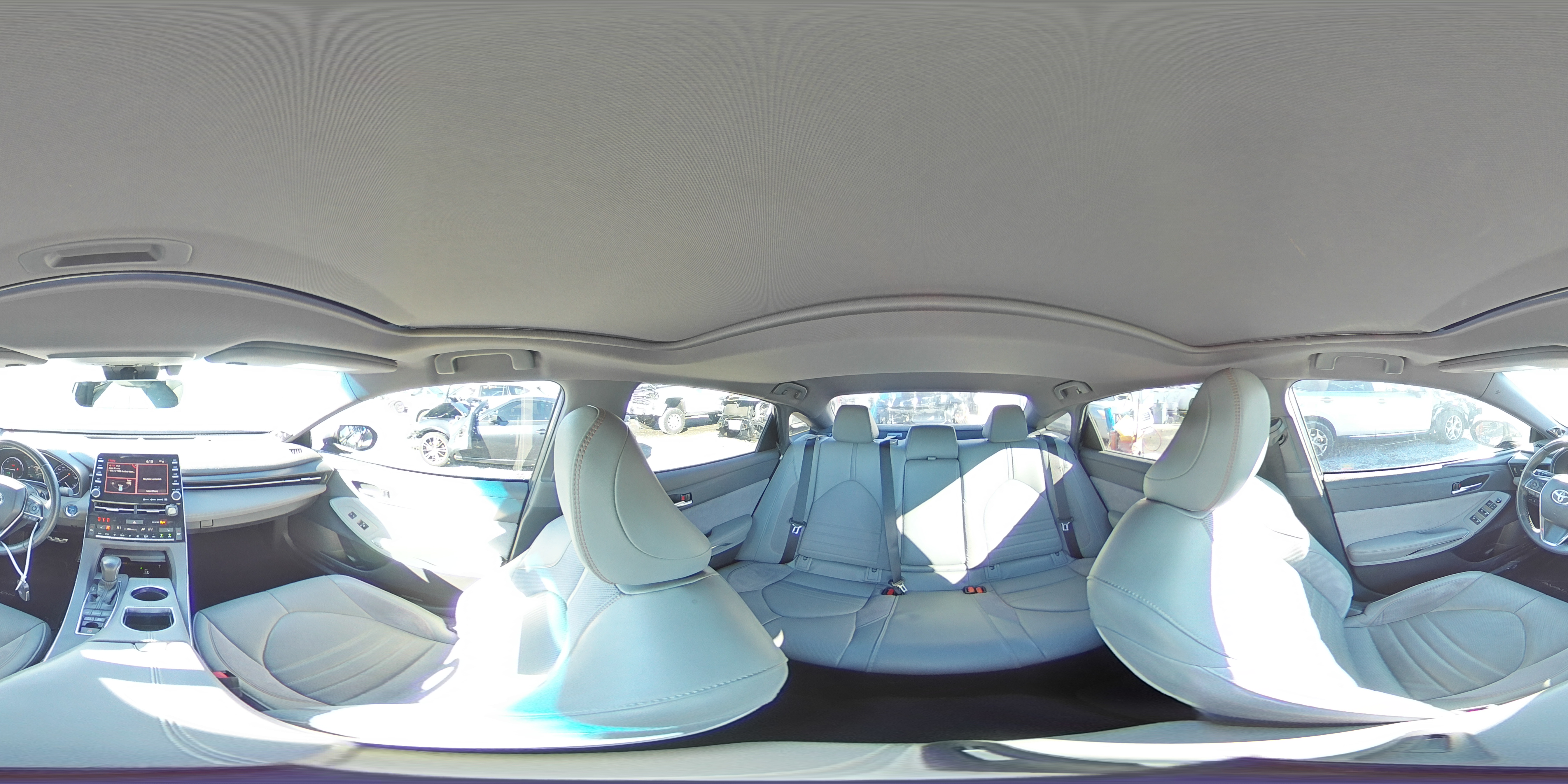 2019 Toyota Avalon - Image 14