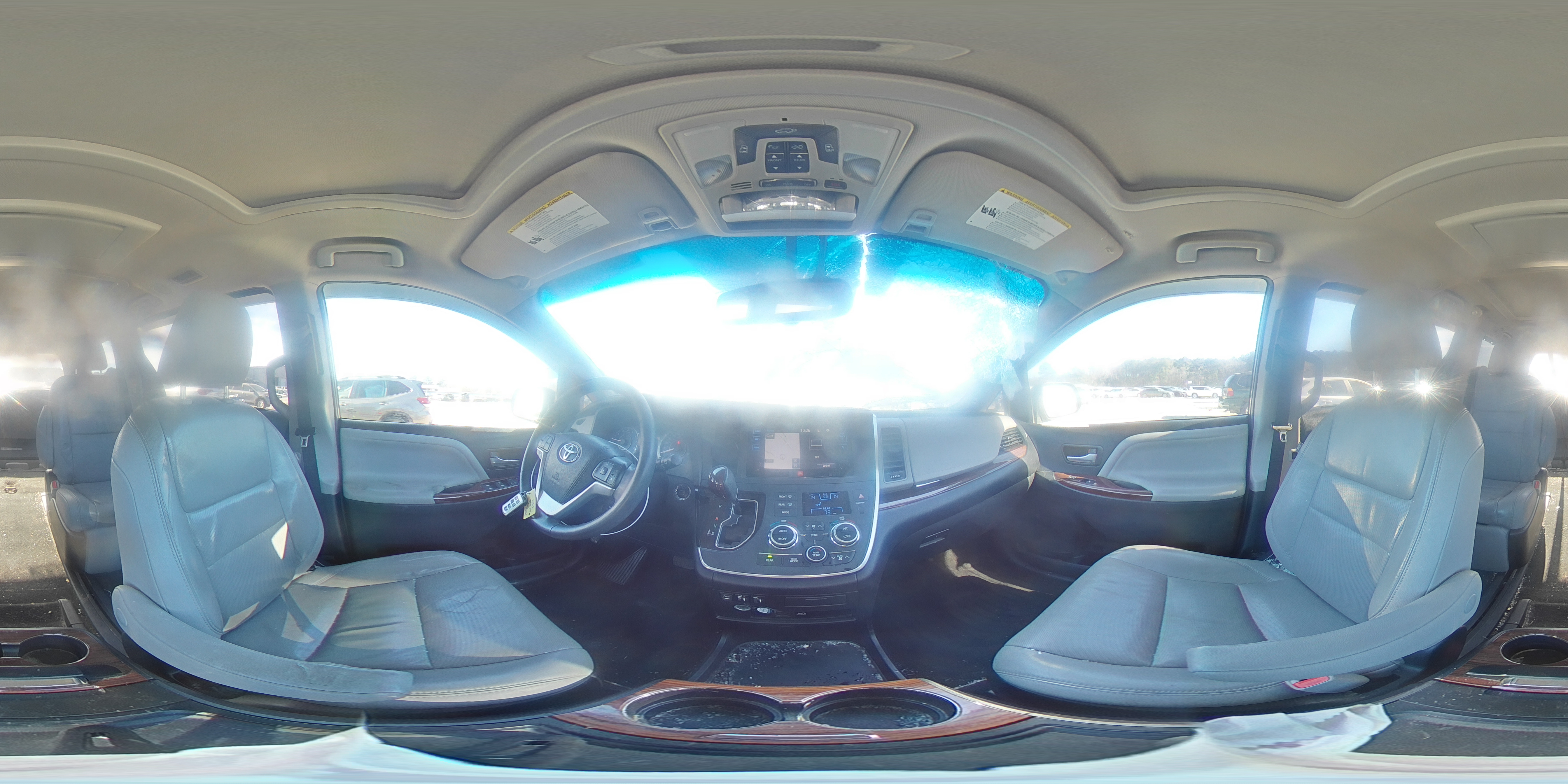 2015 Toyota Sienna - Image 14
