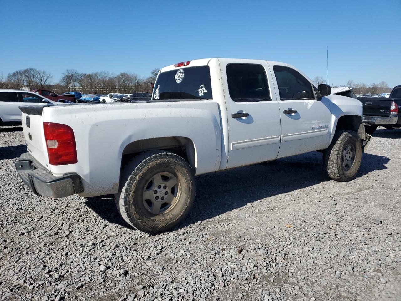 2011 Chevrolet Silverado - Image 3