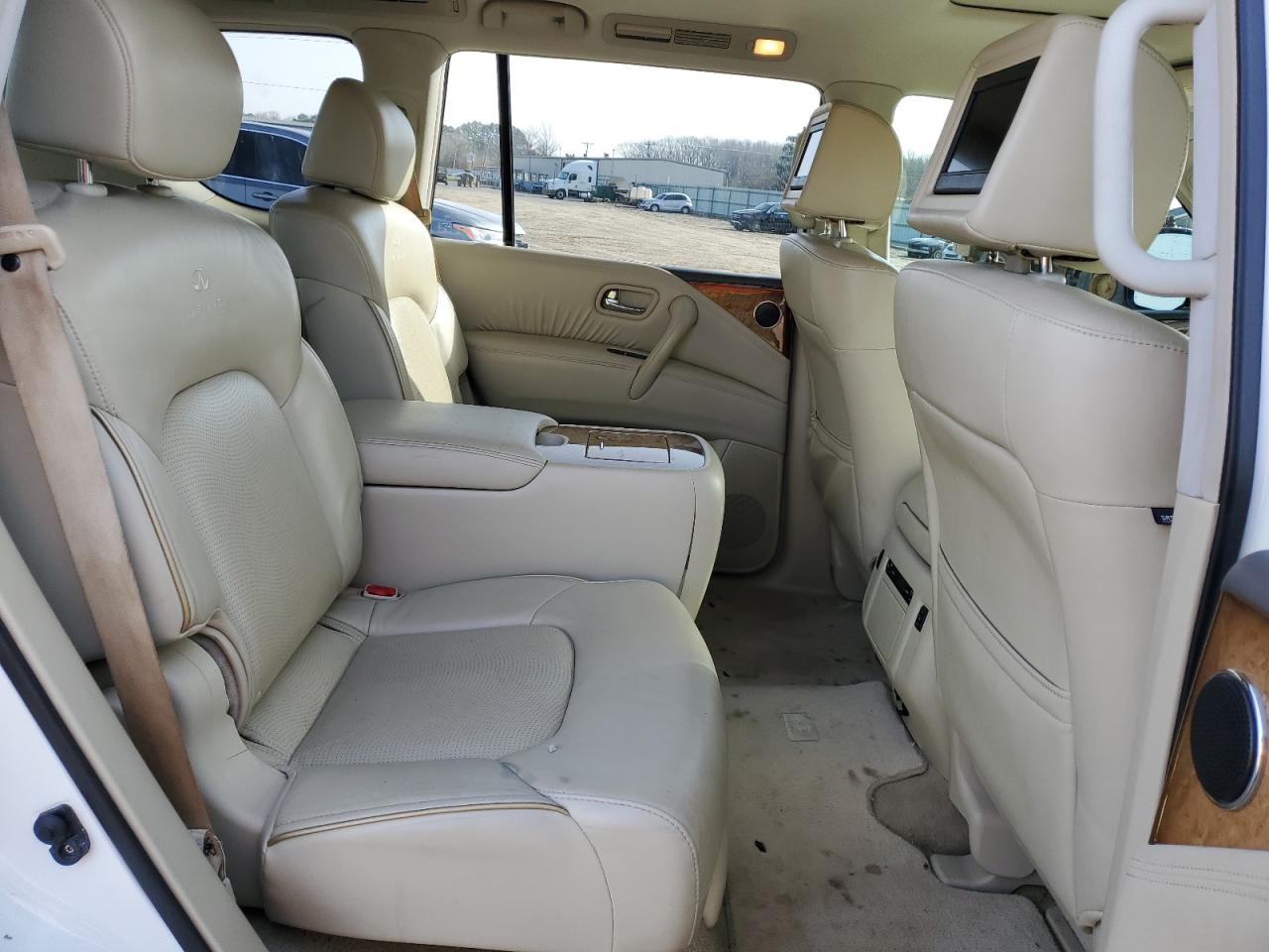 2014 Infiniti QX80 - Image 11