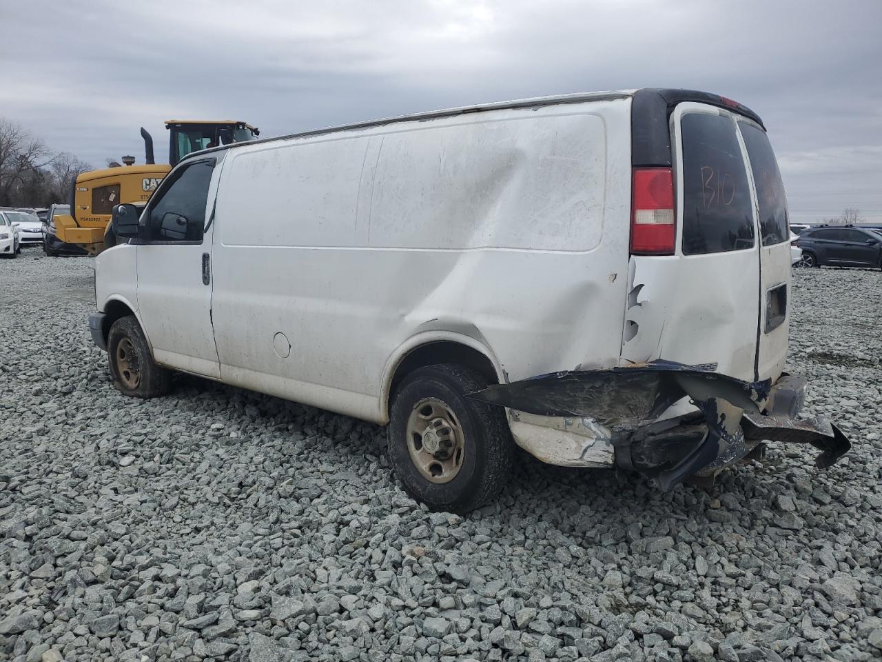 2009 Chevrolet Express - Image 2